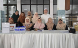 Urusetia Bergambar Bersama Ustaz
