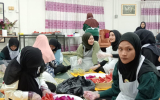 Unit Hidangan Muslimat Sedang Menguruskan Hidangan Makanan